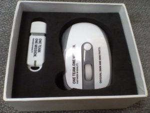 非売品　【BMW　USBメモリー&ワイヤレスマウス】　mini